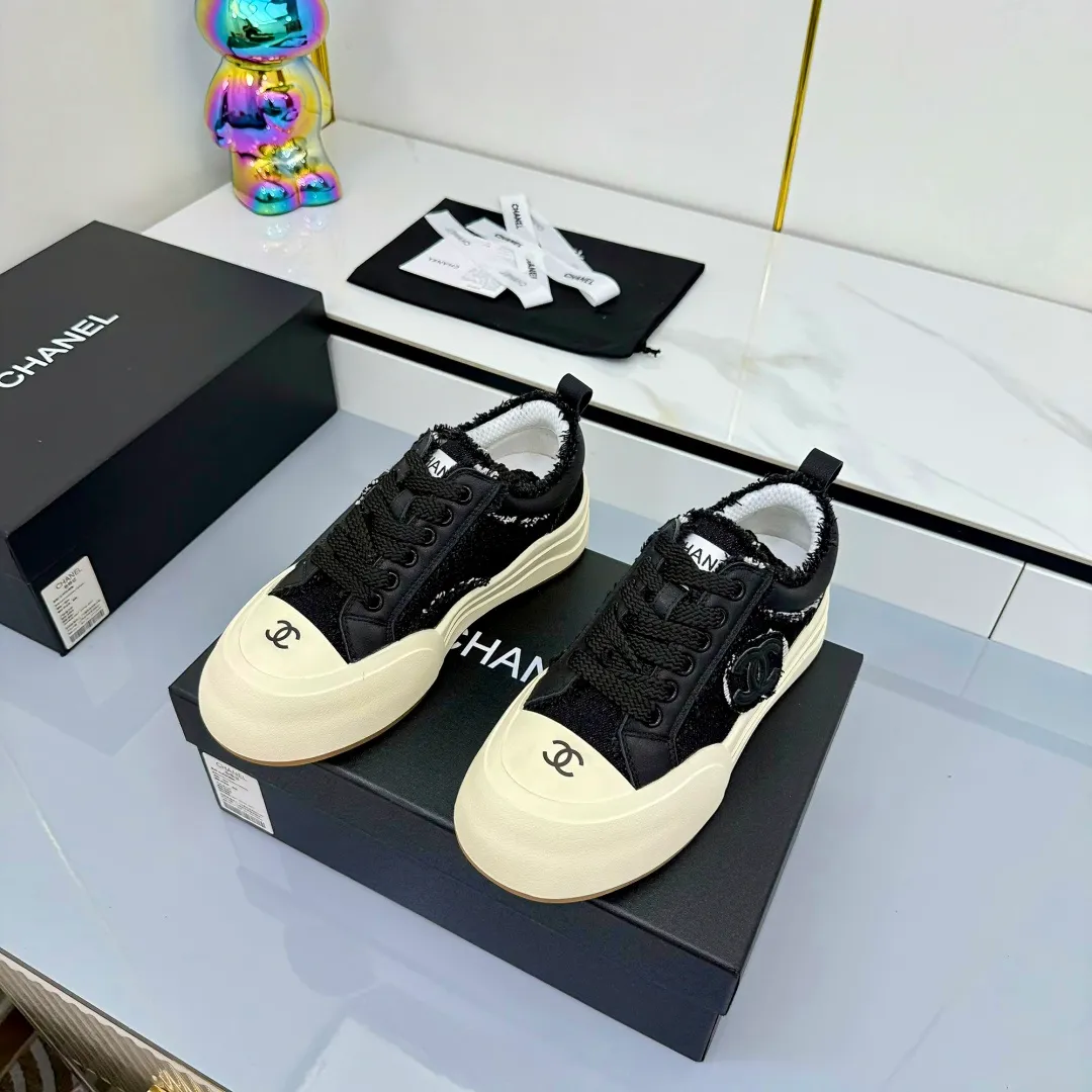 👟👟Ex-factory price 620👟👟 Chanel bread shoes ~ original calfskin panda shoes Chanel 25C latest hot style panda black and white sports shoes casual sneakers Xiaoxiang hot item classic black and white panda color coco girls must pay Fabric: original custom mixed sheepskin lining: original imported breathable mesh lining outsole: Original molded rubber + TPU combination Size: Women's 35-41 Buy now👉